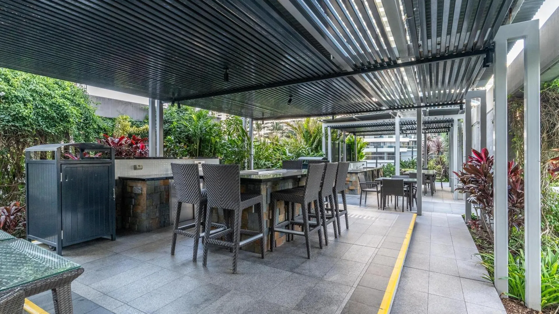 Broadbeach Luxury Ocean View Apartment - Oracle Tower 1 - 1Bed 1Study 1Bath 1Car