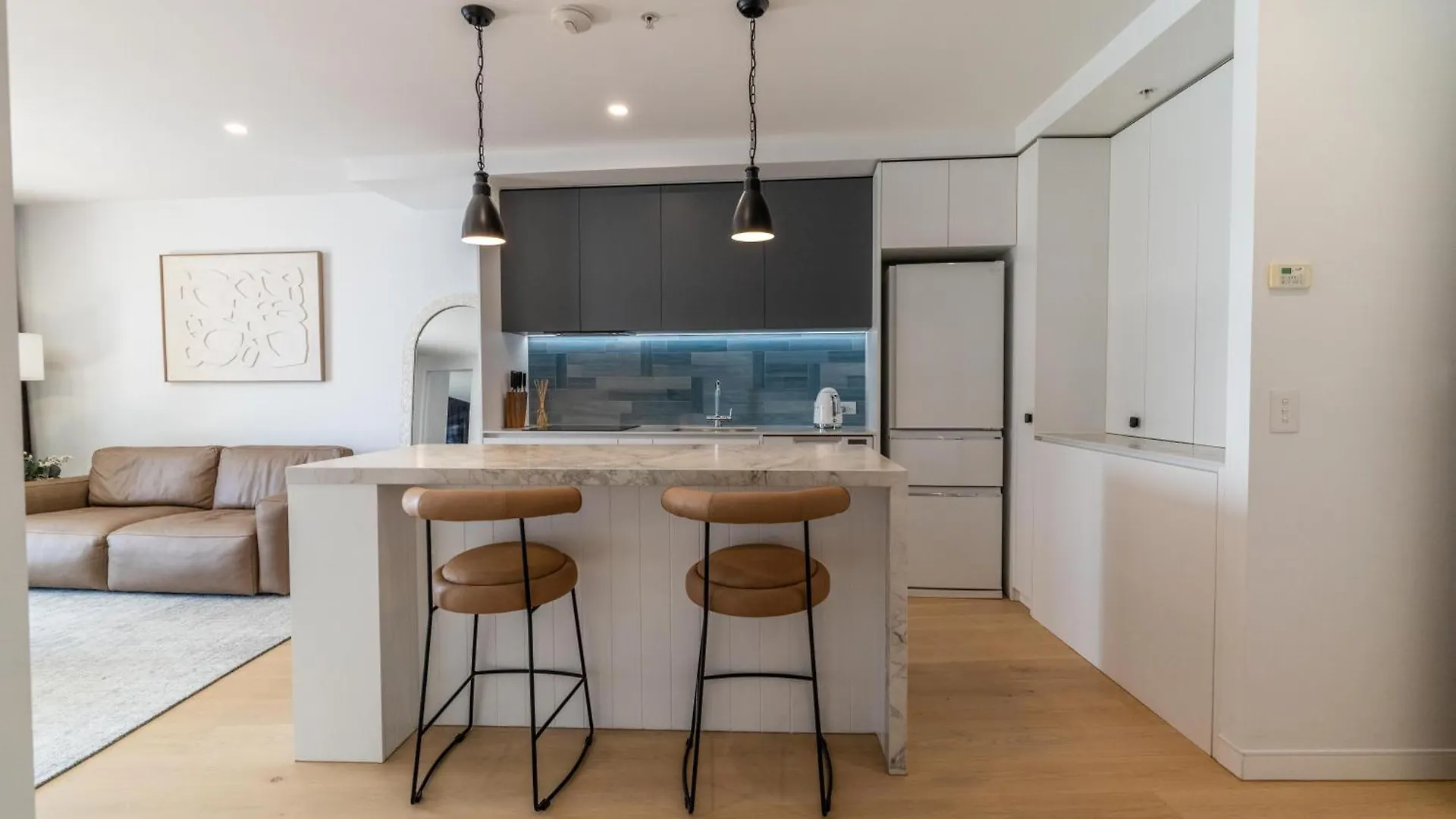 Broadbeach Luxury Ocean View Apartment - Oracle Tower 1 - 1Bed 1Study 1Bath 1Car