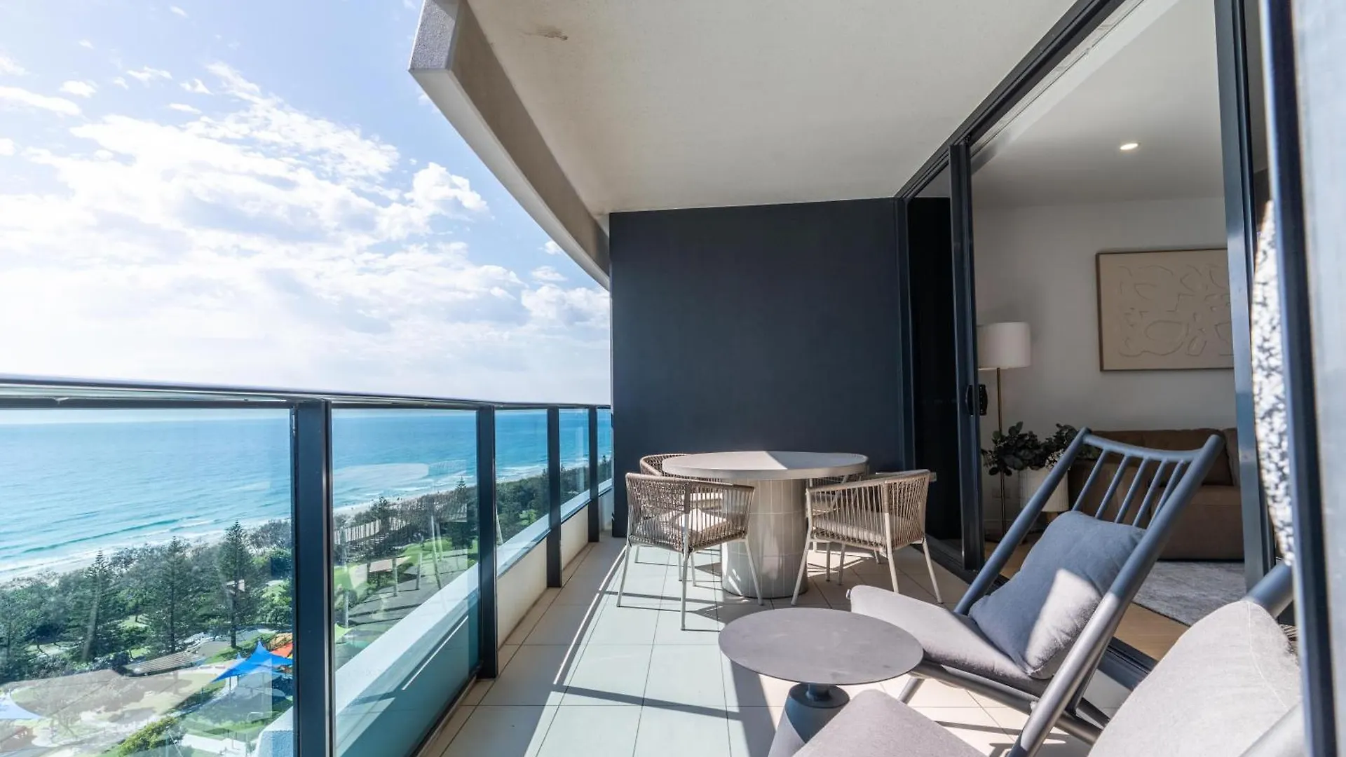 Broadbeach Luxury Ocean View Apartment - Oracle Tower 1 - 1Bed 1Study 1Bath 1Car Australia